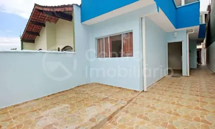 CASA à venda com 2 quartos em Peruíbe, no bairro Parque Balneario Oasis