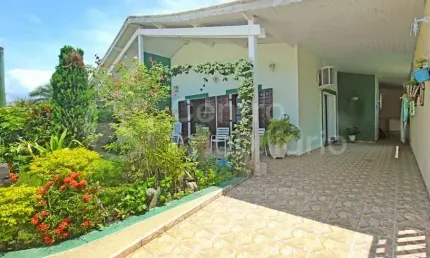 Casa à venda com 3 quartos em peruíbe, no bairro parque turistico