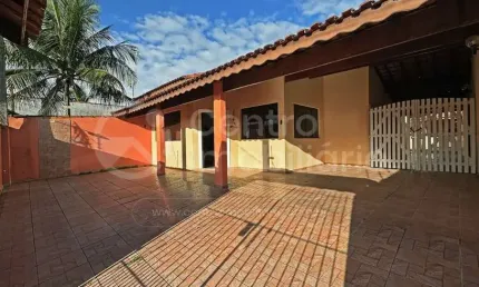 CASA à venda com 3 quartos em Peruíbe, no bairro Balneario Josedy