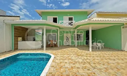 CASA à venda com piscina e 3 quartos em Peruíbe, no bairro Jardim Imperador
