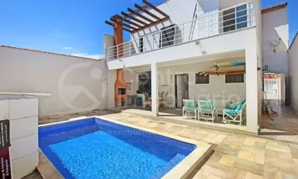 CASA à venda com piscina e 4 quartos em Peruíbe, no bairro Estancia Sao Jose