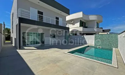 CASA à venda com piscina e 3 quartos em Peruíbe, no bairro Bougainvillee IV