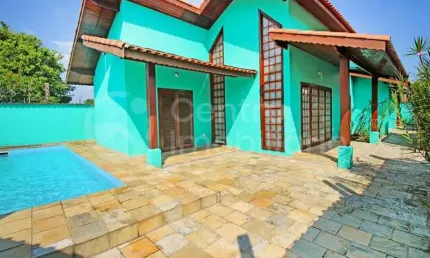 CASA à venda com piscina e 3 quartos em Peruíbe, no bairro Estancia Balnearia Convento Velho