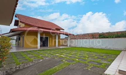 CASA à venda com 3 quartos em Peruíbe, no bairro Maria H Novaes