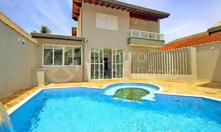 Casa à venda com piscina e 3 quartos em peruíbe, no bairro parque balneario oasis