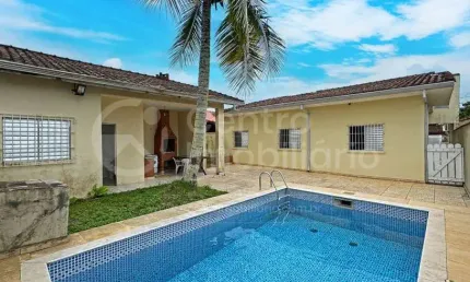 CASA à venda com piscina e 3 quartos em Peruíbe, no bairro Cidade Nova Peruíbe