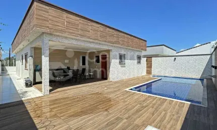 CASA à venda com piscina e 3 quartos em Peruíbe, no bairro Jardim Sao Luiz