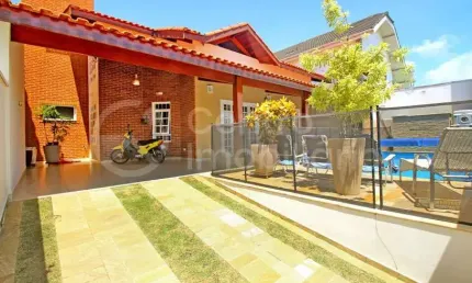 CASA à venda com piscina e 3 quartos em Peruíbe, no bairro Parque Turistico