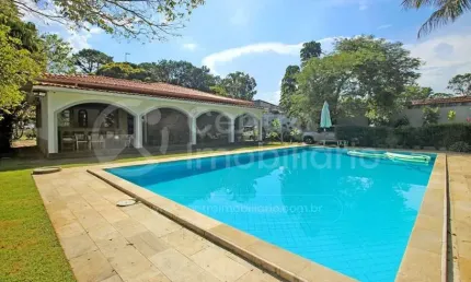 CASA à venda com piscina e 3 quartos em Peruíbe, no bairro Centro