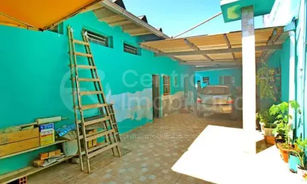 CASA à venda com 2 quartos em Peruíbe, no bairro Cidade Balneária Nova Peruíbe