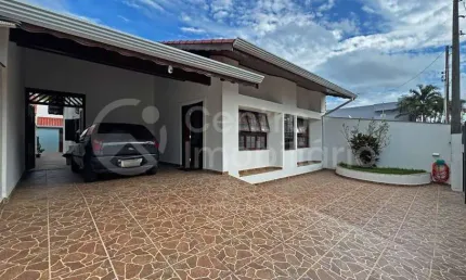CASA à venda com 3 quartos em Peruíbe, no bairro Balneario Josedy