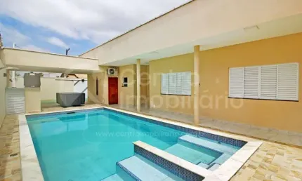 CASA à venda com piscina e 4 quartos em Peruíbe, no bairro Maria H Novaes