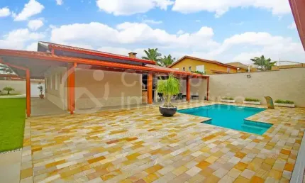 CASA à venda com piscina e 3 quartos em Peruíbe, no bairro Maria H Novaes