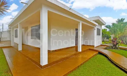 CASA à venda com 4 quartos em Peruíbe, no bairro Balneario Florida