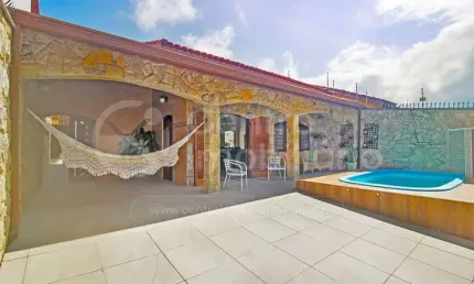 CASA à venda com 4 quartos em Peruíbe, no bairro Jardim Icaraiba