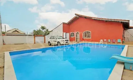 CASA à venda com piscina e 3 quartos em Peruíbe, no bairro Jardim Star