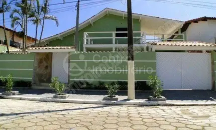 CASA à venda com piscina e 5 quartos em Peruíbe, no bairro Stella Maris
