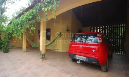 CASA à venda com 2 quartos em Peruíbe, no bairro Quinta do Guarau