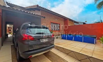 CASA à venda com 3 quartos em Peruíbe, no bairro Balneario Arpoador