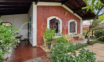 CASA à venda com 3 quartos em Peruíbe, no bairro Balneario Sao Joao Batista