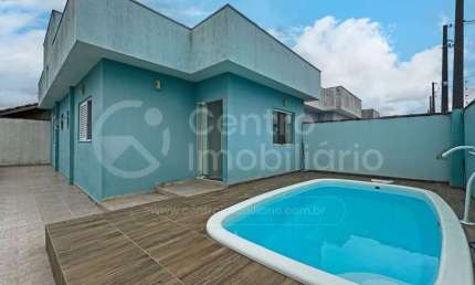 CASA à venda com piscina e 2 quartos em Peruíbe, no bairro Parque D Aville