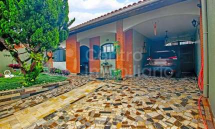 CASA à venda com 3 quartos em Peruíbe, no bairro Balneario Arpoador