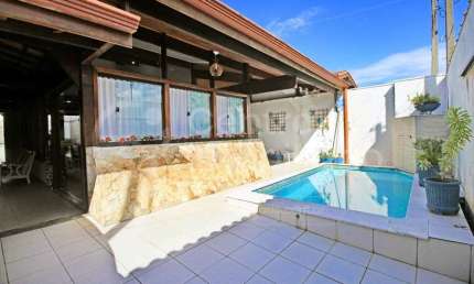 CASA à venda com piscina e 4 quartos em Peruíbe, no bairro Parque Balneario Oasis