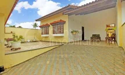 CASA à venda com 3 quartos em Peruíbe, no bairro Jardim Três Marias