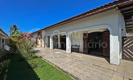 CASA à venda com 5 quartos em Peruíbe, no bairro Parque Turistico