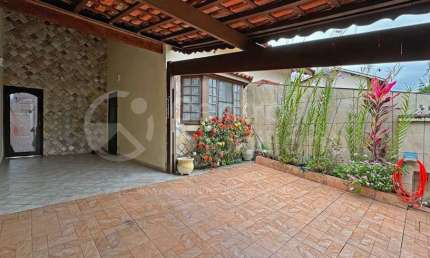 CASA à venda com 3 quartos em Peruíbe, no bairro Balneario Arpoador