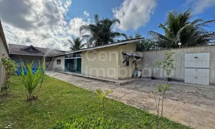 CASA à venda com 3 quartos em Peruíbe, no bairro Maria H Novaes