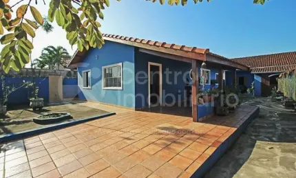 CASA à venda com 2 quartos em Peruíbe, no bairro Stella Maris