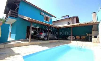 CASA à venda com piscina e 3 quartos em Peruíbe, no bairro Estancia Sao Jose