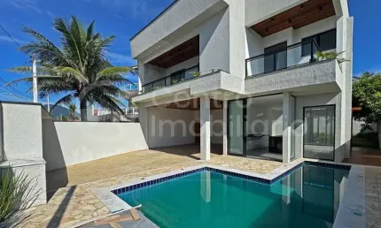 CASA à venda com piscina e 4 quartos em Peruíbe, no bairro Balneario Sao Joao Batista
