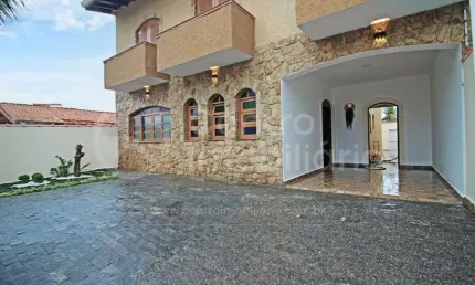 CASA à venda com 5 quartos em Peruíbe, no bairro Jardim Três Marias