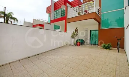 CASA à venda com 3 quartos em Peruíbe, no bairro Balneario Barra de Jangada