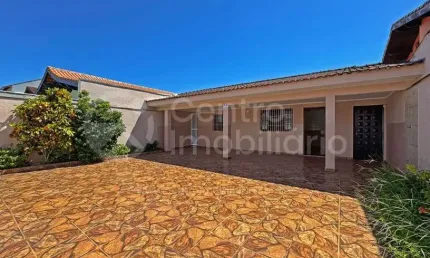 CASA à venda com 2 quartos em Peruíbe, no bairro Balneário Casa Blanca