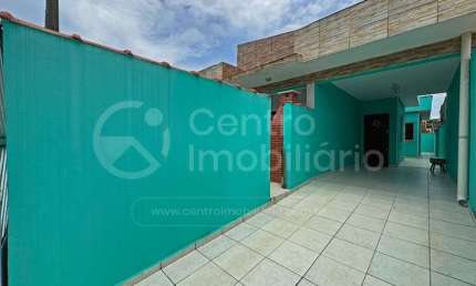 CASA à venda com 2 quartos em Peruíbe, no bairro Balneario Sao Joao Batista