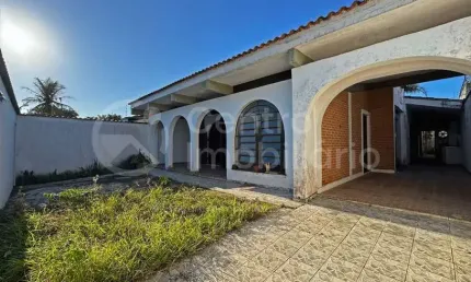 CASA à venda com 4 quartos em Peruíbe, no bairro Stella Maris