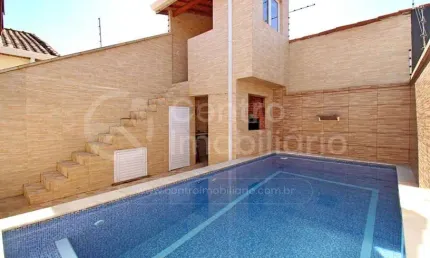 CASA à venda com piscina e 3 quartos em Peruíbe, no bairro Parque D Aville