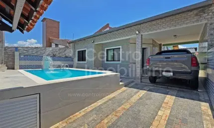 CASA à venda com piscina e 3 quartos em Peruíbe, no bairro Parque Balneario Oasis