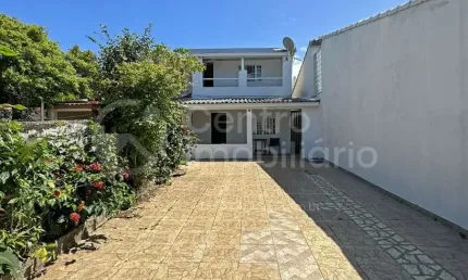 CASA à venda com 3 quartos em Peruíbe, no bairro Jardim Três Marias