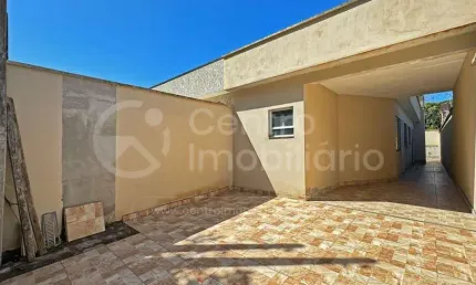CASA à venda com 2 quartos em Peruíbe, no bairro Estancia Sao Jose
