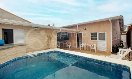 CASA à venda com piscina e 4 quartos em Peruíbe, no bairro Cidade Nova Peruíbe