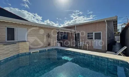 CASA à venda com piscina e 4 quartos em Peruíbe, no bairro Cidade Nova Peruíbe