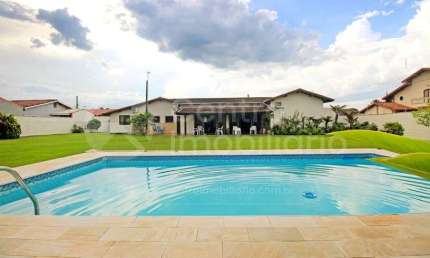CASA à venda com piscina e 5 quartos em Peruíbe, no bairro Stella Maris