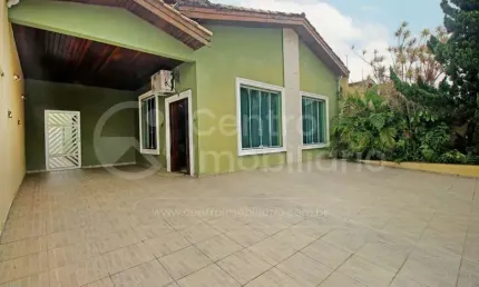CASA à venda com 3 quartos em Peruíbe, no bairro Balneario Florida