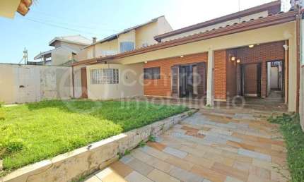 CASA à venda com 3 quartos em Peruíbe, no bairro Jardim Imperador
