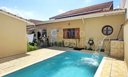 Casa à venda com piscina e 7 quartos em peruíbe, no bairro centro