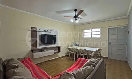 APARTAMENTO à venda com 3 quartos em Peruíbe, no bairro Centro